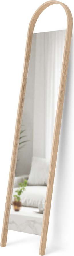 Stojací zrcadlo s dřevěným rámem 45x196 cm Bellwood – Umbra. Cvičení