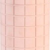 Světle růžová váza z betonu Fajen – Zuiver. Cvičení