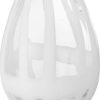 Bílá skleněná ručně vyrobená váza (výška 18 cm) Cosmin – Bloomingville. Cvičení